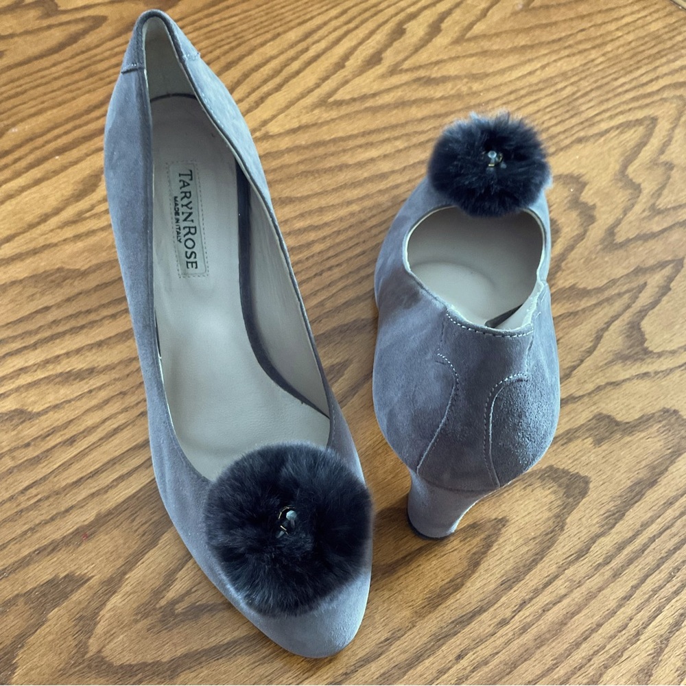 Taryn Rose Made in Italy Grey Suede Fur Accent Heels, Sz 38